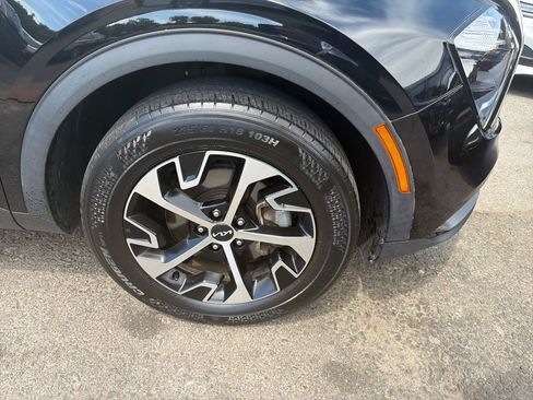 Used 2023 Kia Sportage EX AWD/4WD image 4