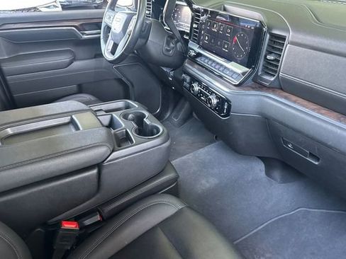 Used 2025 GMC Sierra 1500 SLT RWD image 19