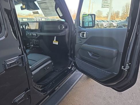 New 2026 Jeep Wrangler Unlimited Sahara AWD/4WD image 77
