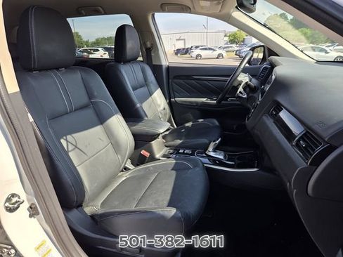 Used 2018 Mitsubishi Outlander SEL AWD/4WD image 17
