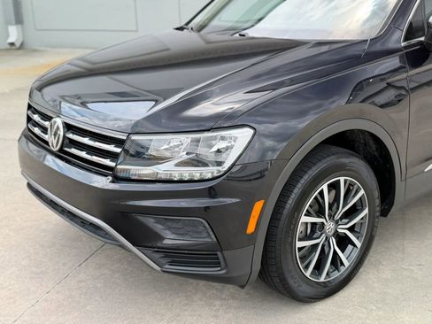 Used 2020 Volkswagen Tiguan SE FWD image 2