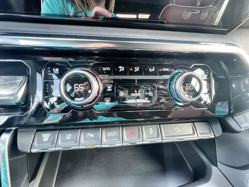 New 2026 GMC Sierra 2500 Denali Ultimate image 18