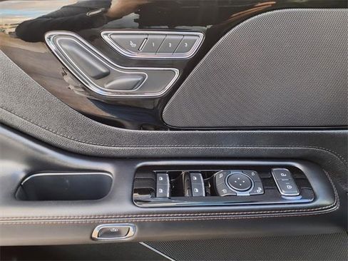 Certified 2022 Lincoln Aviator 2WD w/ Premium Package image 8