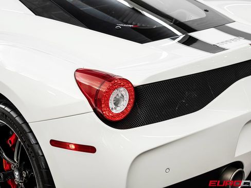 Used 2015 Ferrari 458 Speciale Coupe RWD image 24
