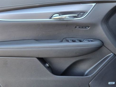 New 2025 Cadillac XT6 Luxury image 24