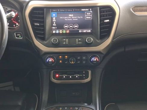 Used 2022 GMC Acadia Denali w/ Denali Ultimate Package FWD image 4