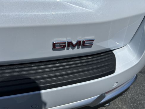 New 2026 GMC Yukon Denali w/ Denali Reserve Package AWD/4WD image 6