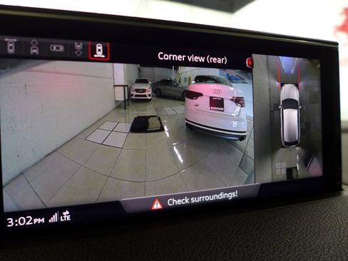 Used 2019 Audi Q7 3.0T Prestige image 27