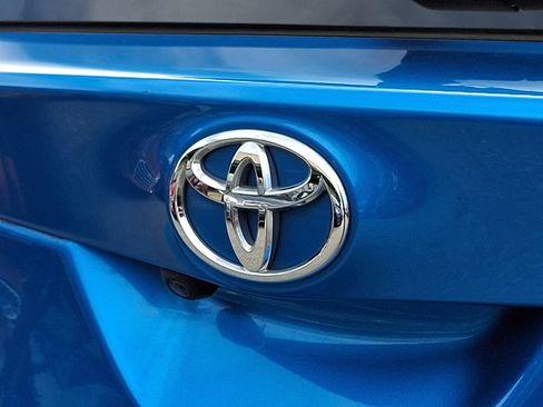 Used 2018 Toyota Corolla iM w/ Carpet Mat Package (TMS) image 30