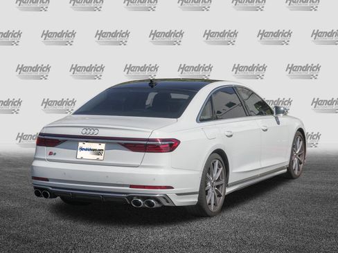 Used 2022 Audi S8 AWD/4WD image 9