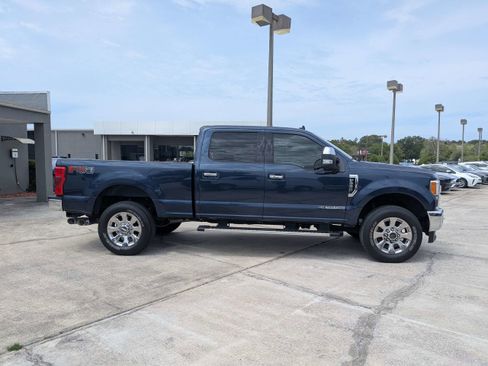 Used 2019 Ford F250 Lariat w/ Lariat Ultimate Package AWD/4WD image 3