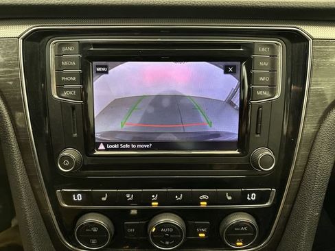 Used 2017 Volkswagen Passat 1.8T SE FWD image 27