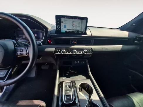 Used 2025 Honda Pilot Black Edition image 11