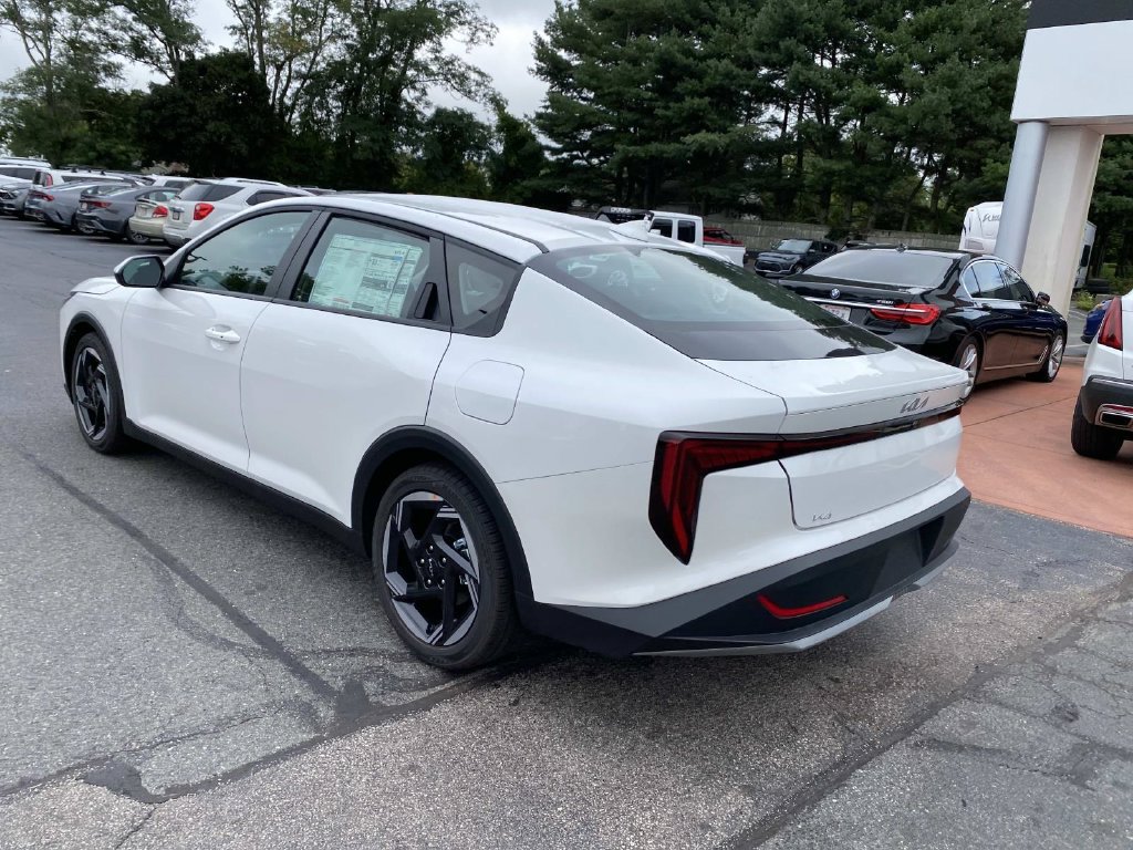 New 2026 Kia K4 EX FWD image 3