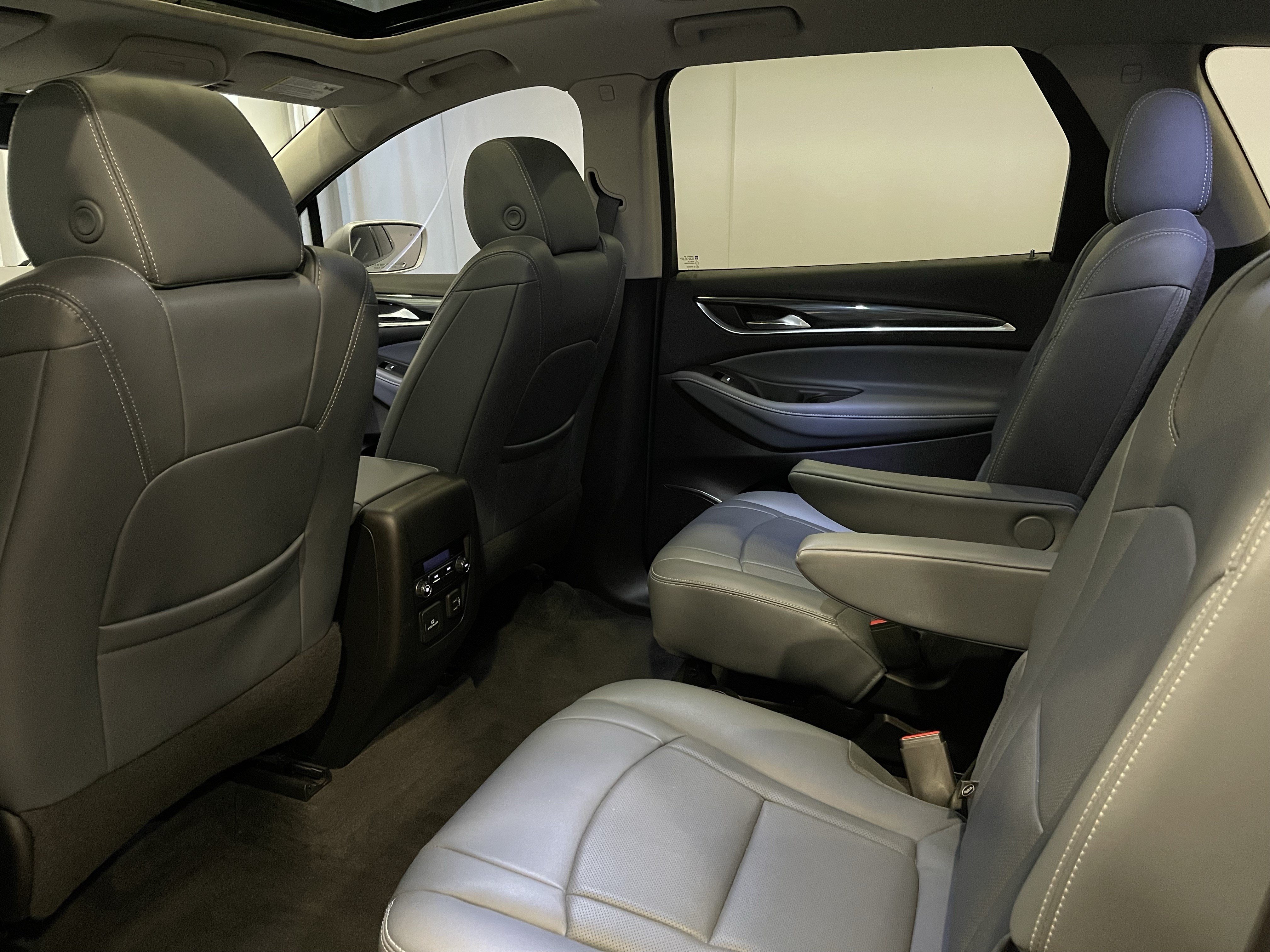 Used 2019 Buick Enclave Essence AWD/4WD image 23