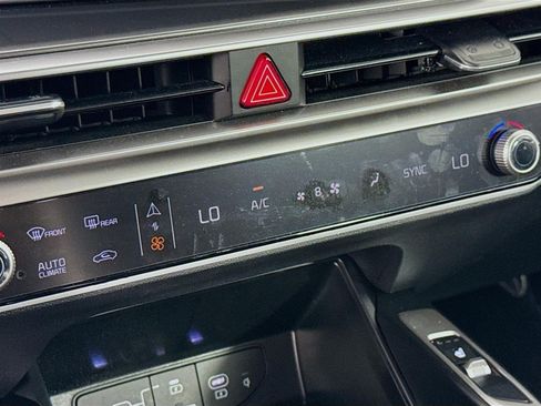 Used 2025 Kia Sorento S FWD image 21