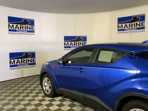 Used 2019 Toyota C-HR LE image 8