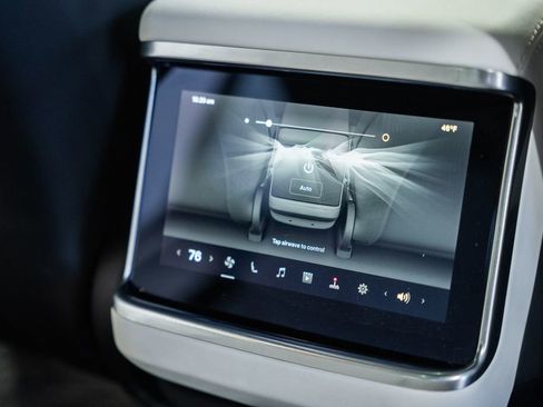 Used 2022 Tesla Model S Plaid image 30