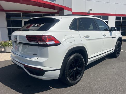 Used 2023 Volkswagen Atlas Cross Sport SEL R-Line AWD/4WD image 8