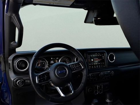 Used 2019 Jeep Wrangler Unlimited Sahara image 9