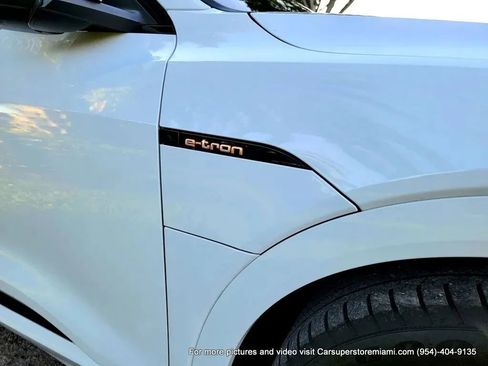 Used 2021 Audi e-tron Premium Plus w/ Premium Plus Package image 91