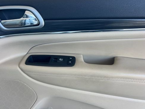 Used 2019 Jeep Grand Cherokee Limited w/ Luxury Group II AWD/4WD image 26