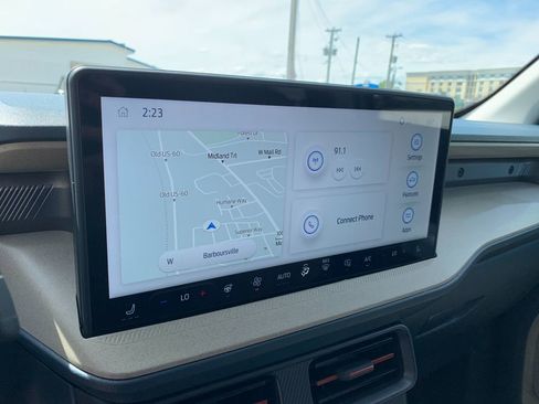 Used 2025 Ford Maverick Lariat image 22