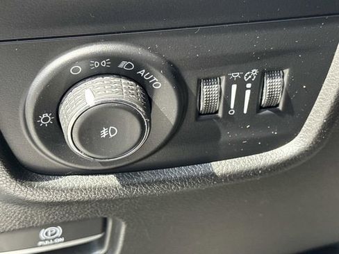 Used 2023 Jeep Grand Cherokee L Overland AWD/4WD image 15