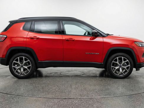 Used 2025 Jeep Compass Limited AWD/4WD image 11