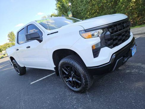 Used 2024 Chevrolet Silverado 1500 W/T w/ Trailering Package AWD/4WD image 7