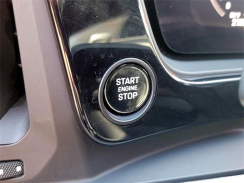 Used 2024 Porsche Cayenne image 32