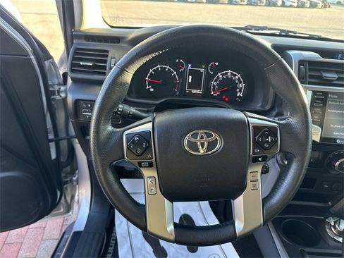 Used 2022 Toyota 4Runner SR5 Premium image 15