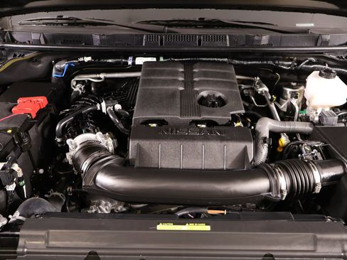 Used 2025 Nissan Frontier SV AWD/4WD image 19
