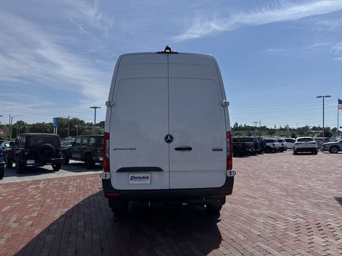 Used 2025 Mercedes-Benz Sprinter 2500 image 35