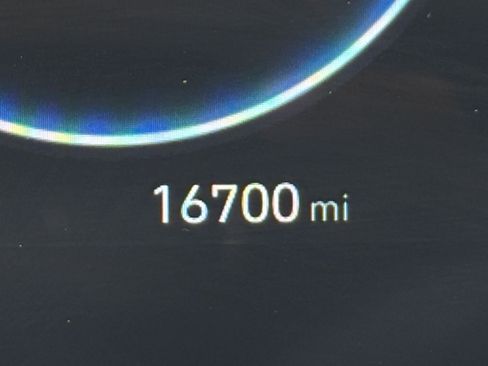 Used 2025 Hyundai Elantra Limited image 47