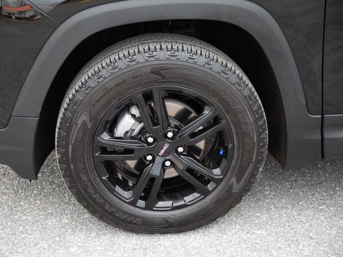 Certified 2024 GMC Terrain AT4 image 9