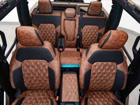 Used 2025 Ford Bronco 4-Door AWD/4WD image 36