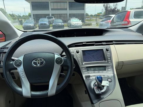 Used 2010 Toyota Prius Five FWD image 16