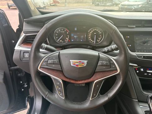 Used 2024 Cadillac XT5 Premium Luxury image 14