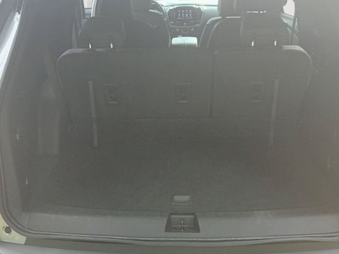 Used 2024 Chevrolet Traverse RS FWD image 12