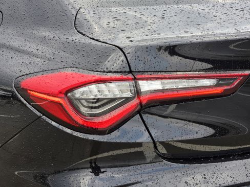 Certified 2025 Acura TLX w/ Technology Package image 15