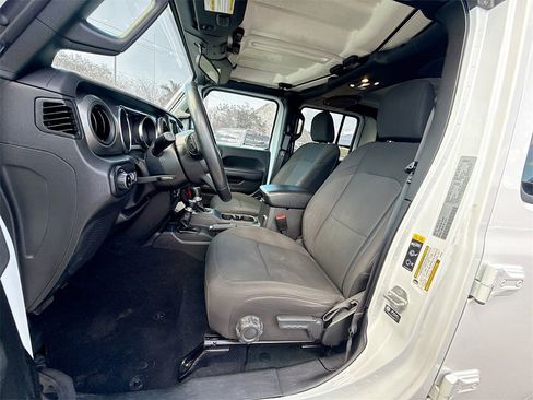 Used 2022 Jeep Gladiator Willys image 23