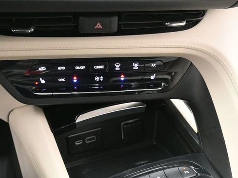 Used 2022 Buick Envision Essence w/ Safety Package FWD image 20
