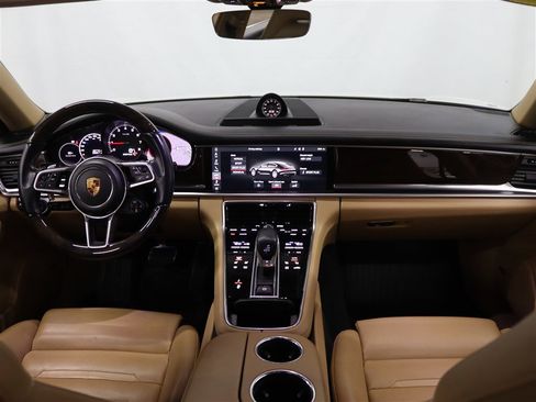 Used 2018 Porsche Panamera 4S image 18