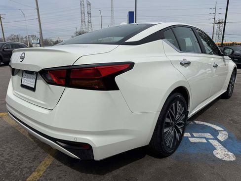 Used 2025 Nissan Altima 2.5 SV image 5
