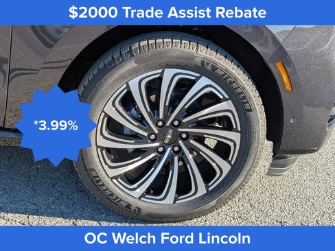 Certified 2025 Lincoln Navigator Black Label AWD/4WD image 13