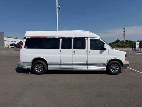 Used 2011 Chevrolet Express 3500 LT w/ LT Preferred Equipment Group RWD image 4