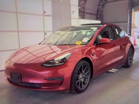 Used 2023 Tesla Model 3 Standard Range RWD image 2