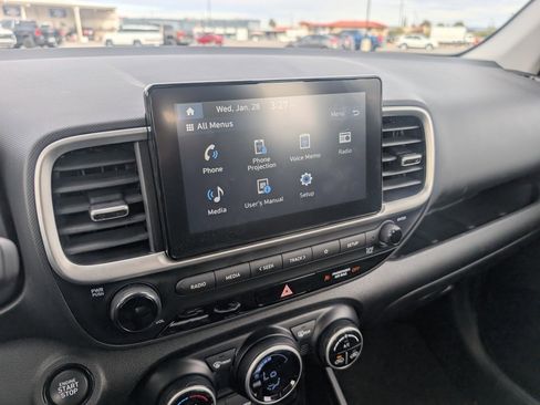 Used 2025 Hyundai Venue SEL image 17