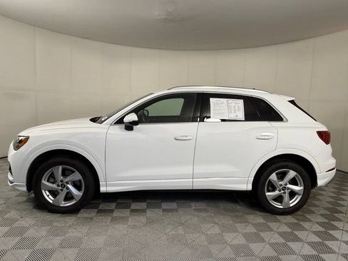 Used 2022 Audi Q3 2.0T Premium AWD/4WD image 3